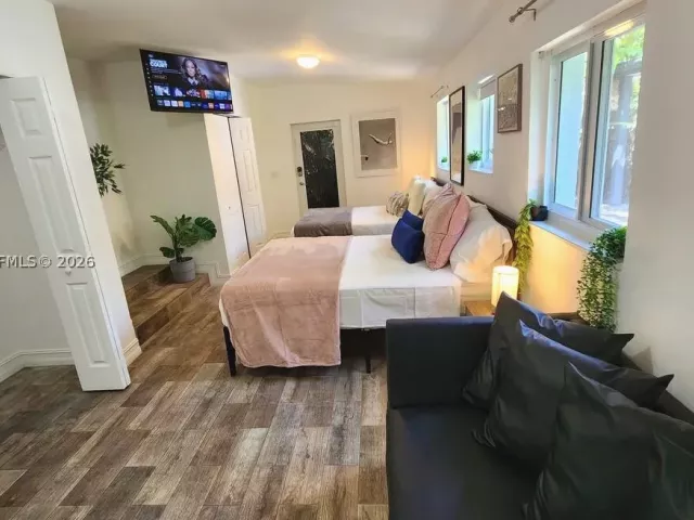 3-bedroom home for rent in Miami - 11 NW 47th Ter - MondialRealty