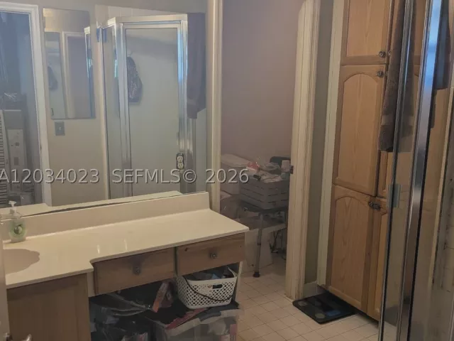 4-bedroom home for sale in Pembroke Pines - 950 SW 95th Ter - MondialRealty