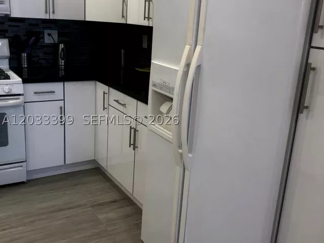 2-bedroom condo for sale in Hallandale Beach - 2030 S Ocean Dr 1826 - MondialRealty