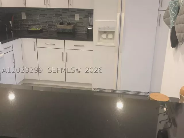 2-bedroom condo for sale in Hallandale Beach - 2030 S Ocean Dr 1826 - MondialRealty
