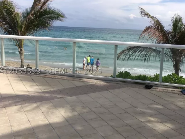 2-bedroom condo for sale in Hallandale Beach - 2030 S Ocean Dr 1826 - MondialRealty