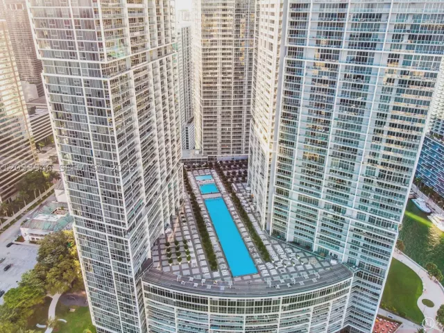 2-bedroom condo for sale in Miami - 475 Brickell Ave 2215 - MondialRealty