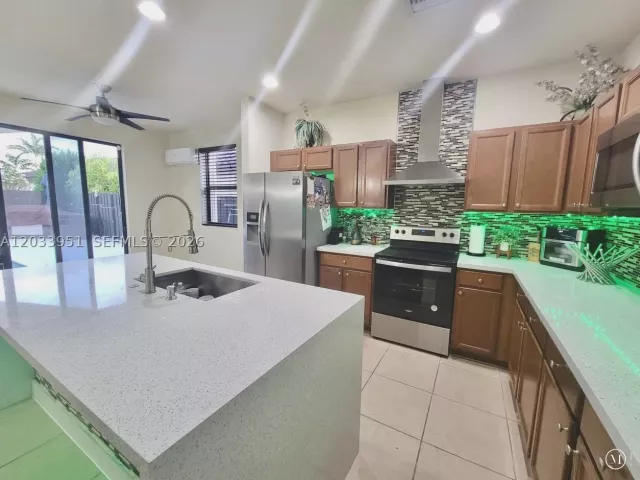 5-bedroom home for sale in Homestead - 175 NE 26th Ave - MondialRealty