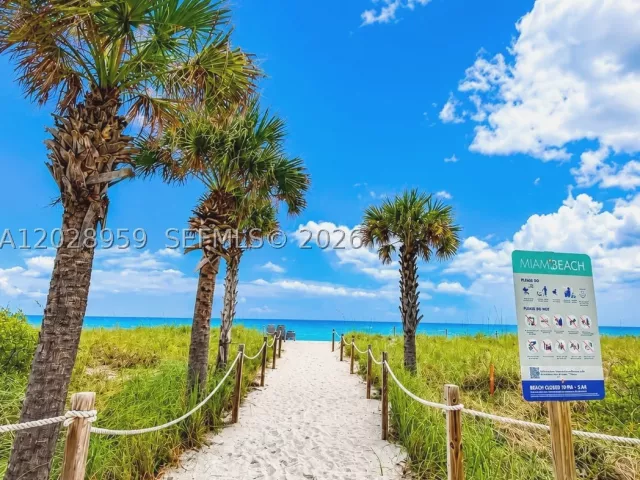 2-bedroom condo for rent in Miami Beach - 5005 Collins Ave 616 - MondialRealty