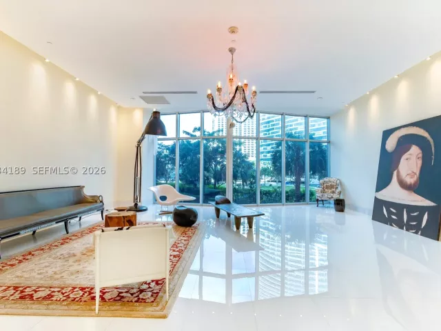 2-bedroom condo for sale in Miami - 475 Brickell Ave 4115 - MondialRealty