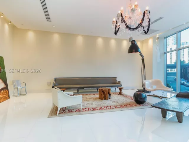 2-bedroom condo for sale in Miami - 475 Brickell Ave 4115 - MondialRealty