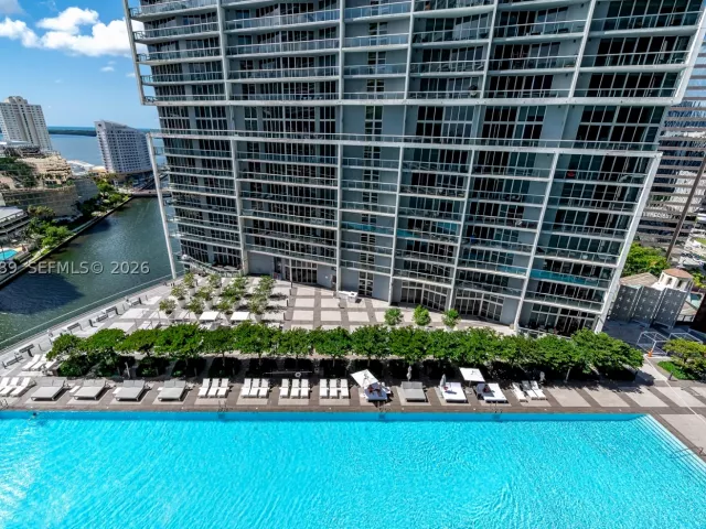 2-bedroom condo for sale in Miami - 475 Brickell Ave 4115 - MondialRealty