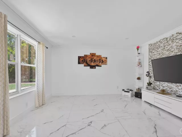 5-bedroom home for sale in Boca Raton - 10941 Granite Street - MondialRealty