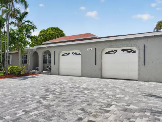 5-bedroom home for sale in Boca Raton - 10941 Granite Street - MondialRealty