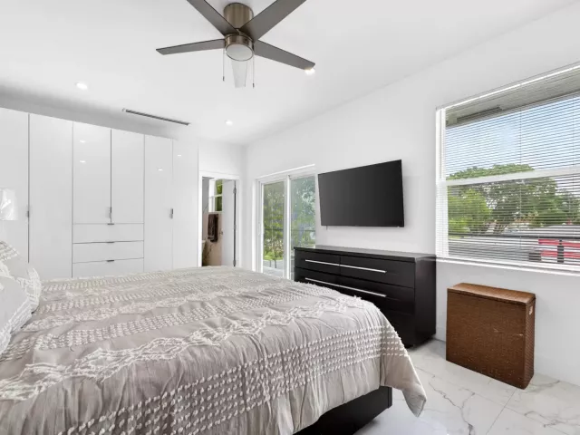 5-bedroom home for sale in Boca Raton - 10941 Granite Street - MondialRealty
