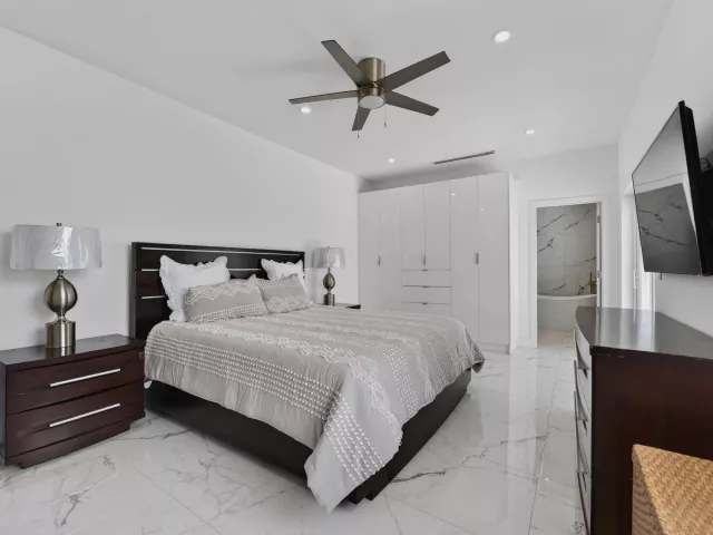 5-bedroom home for sale in Boca Raton - 10941 Granite Street - MondialRealty