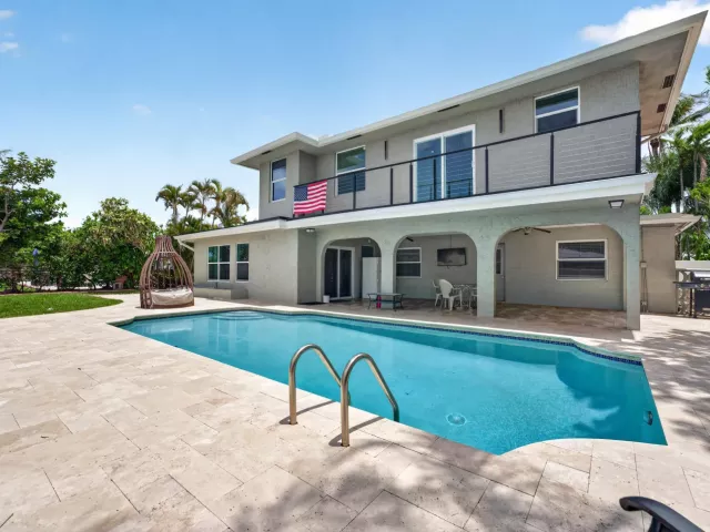 5-bedroom home for sale in Boca Raton - 10941 Granite Street - MondialRealty