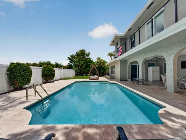 5-bedroom home for sale in Boca Raton - 10941 Granite Street - MondialRealty