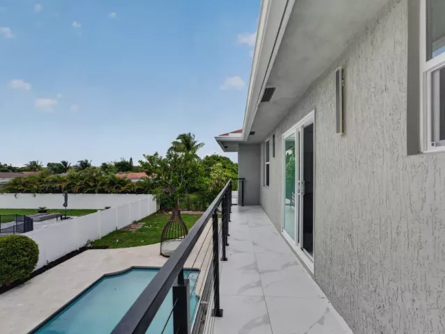 5-bedroom home for sale in Boca Raton - 10941 Granite Street - MondialRealty