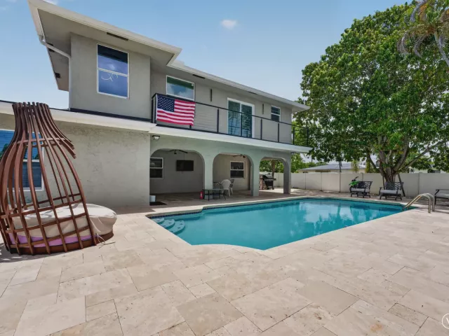 5-bedroom home for sale in Boca Raton - 10941 Granite Street - MondialRealty