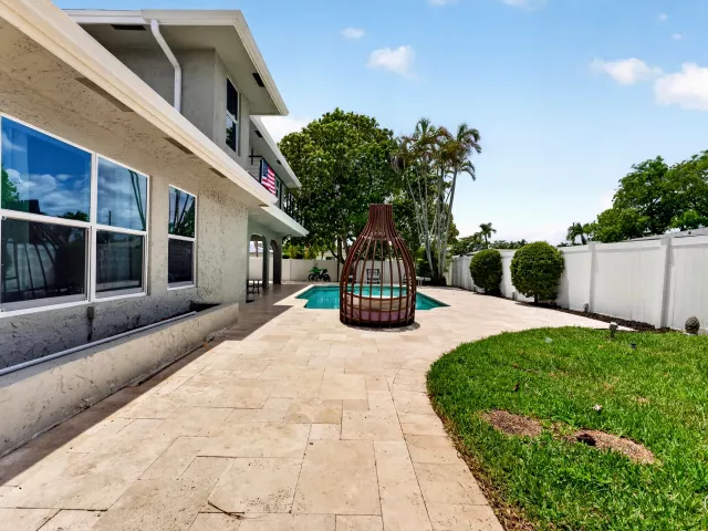 5-bedroom home for sale in Boca Raton - 10941 Granite Street - MondialRealty