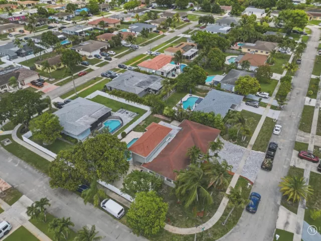 5-bedroom home for sale in Boca Raton - 10941 Granite Street - MondialRealty