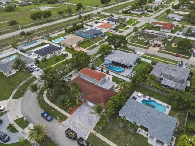 5-bedroom home for sale in Boca Raton - 10941 Granite Street - MondialRealty