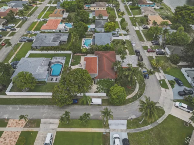 5-bedroom home for sale in Boca Raton - 10941 Granite Street - MondialRealty