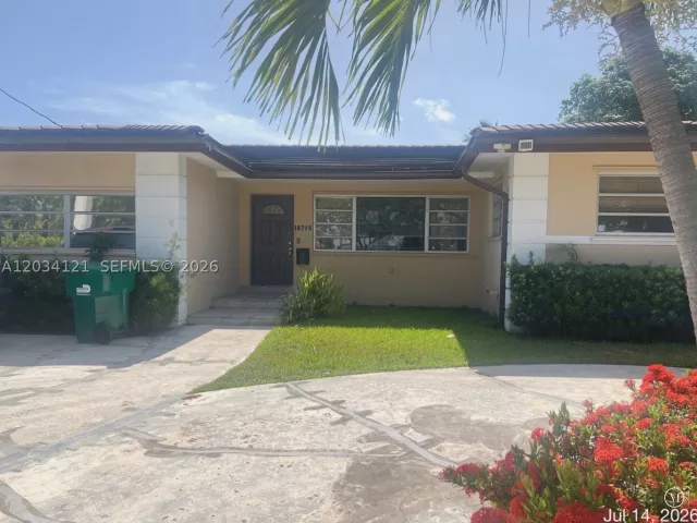 5-bedroom home for sale in Miami - 18715 NE 18th Ave - MondialRealty