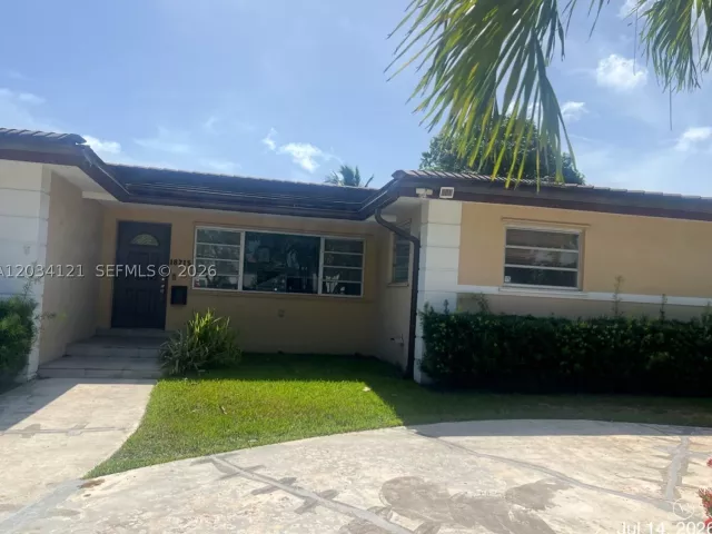 5-bedroom home for sale in Miami - 18715 NE 18th Ave - MondialRealty