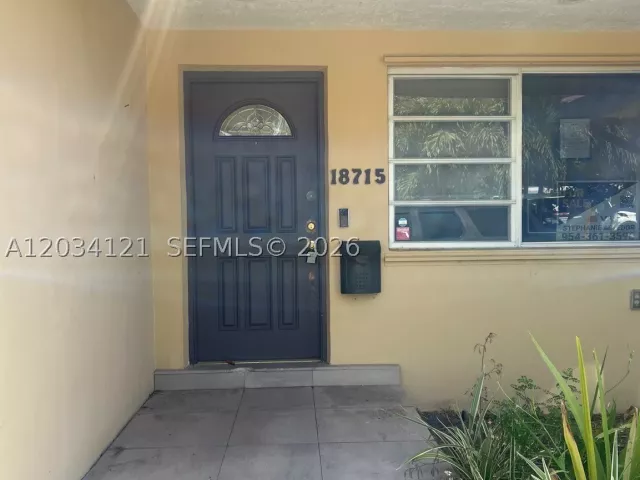 5-bedroom home for sale in Miami - 18715 NE 18th Ave - MondialRealty