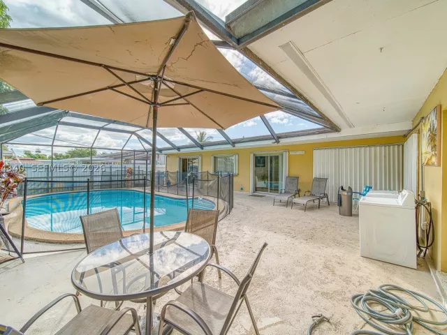 4-bedroom home for sale in Miami - 11331 SW 176 th St - MondialRealty