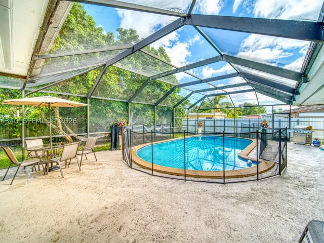 4-bedroom home for sale in Miami - 11331 SW 176 th St - MondialRealty
