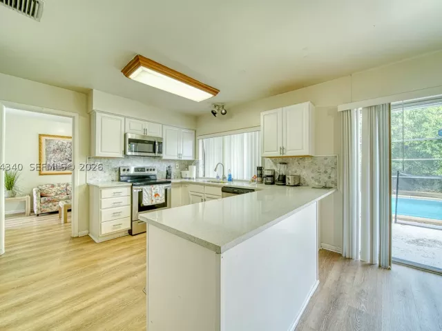 4-bedroom home for sale in Miami - 11331 SW 176 th St - MondialRealty