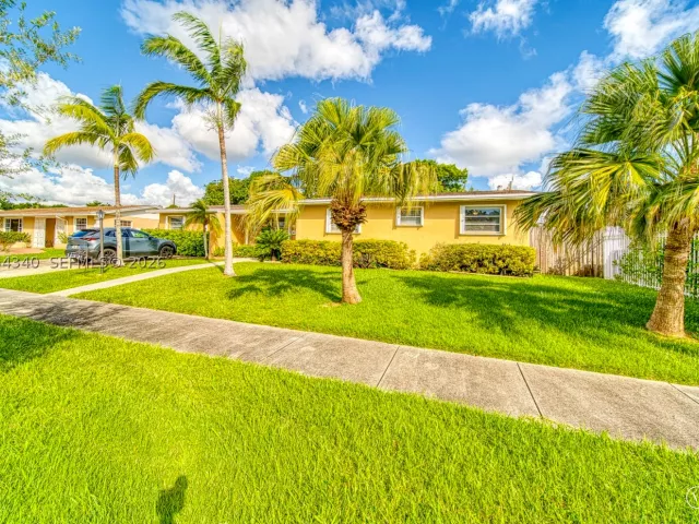 4-bedroom home for sale in Miami - 11331 SW 176 th St - MondialRealty