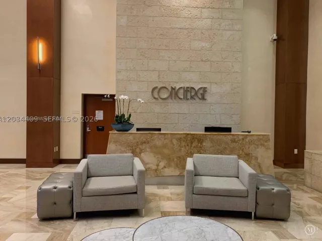 2-bedroom condo for rent in Miami - 31 SE 5th St 1910 - MondialRealty