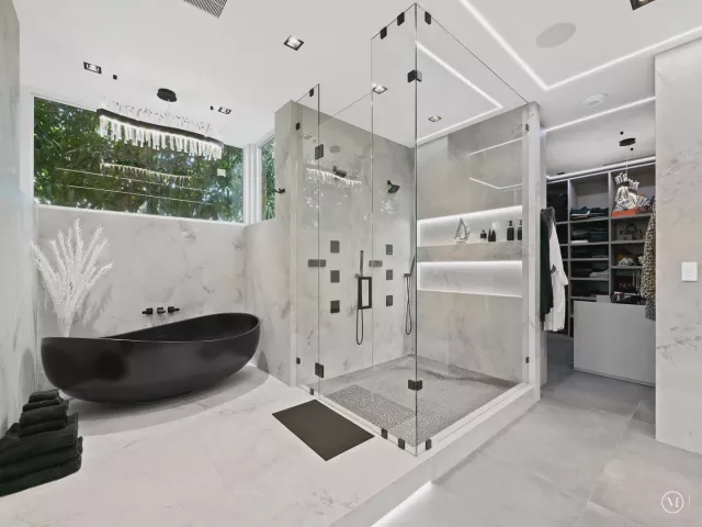 5-bedroom home for rent in Fort Lauderdale - 1528 SE 11th Street - MondialRealty