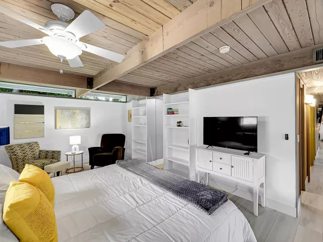 2-bedroom home for rent in Lauderdale By The Sea - 234 Pine Avenue - MondialRealty