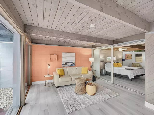2-bedroom home for rent in Lauderdale By The Sea - 234 Pine Avenue - MondialRealty