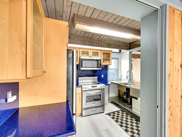 2-bedroom home for rent in Lauderdale By The Sea - 234 Pine Avenue - MondialRealty