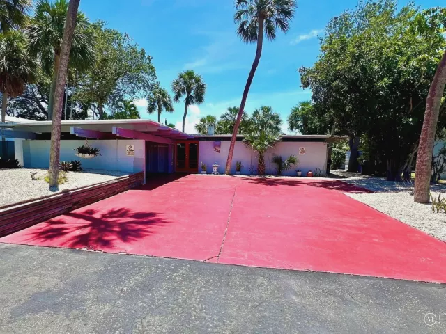 2-bedroom home for rent in Lauderdale By The Sea - 234 Pine Avenue - MondialRealty
