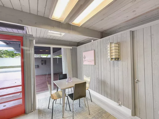 2-bedroom home for rent in Lauderdale By The Sea - 234 Pine Avenue - MondialRealty