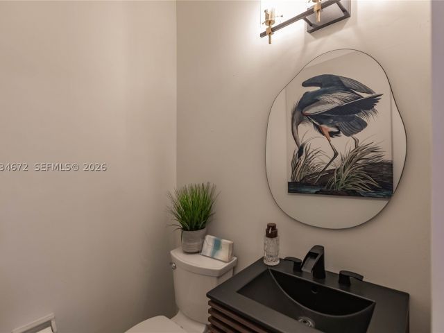 4-bedroom home for sale in Pembroke Pines - 15623 NW 5th St - MondialRealty