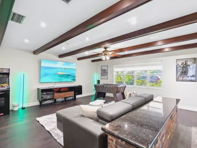 4-bedroom home for sale in Fort Lauderdale - 1448 NE 57th Street - MondialRealty