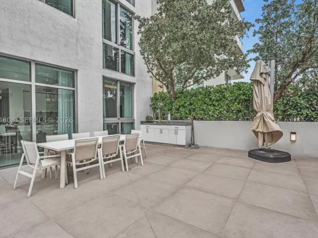 6-bedroom condo for sale in Sunny Isles Beach - 300 Sunny Isles Blvd 4-502 - MondialRealty