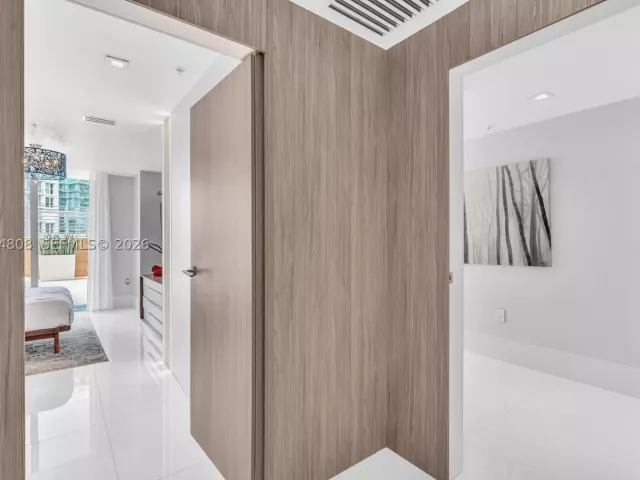 6-bedroom condo for sale in Sunny Isles Beach - 300 Sunny Isles Blvd 4-502 - MondialRealty
