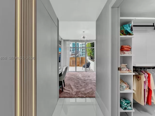 6-bedroom condo for sale in Sunny Isles Beach - 300 Sunny Isles Blvd 4-502 - MondialRealty