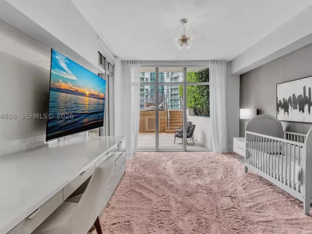 6-bedroom condo for sale in Sunny Isles Beach - 300 Sunny Isles Blvd 4-502 - MondialRealty