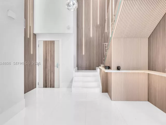6-bedroom condo for sale in Sunny Isles Beach - 300 Sunny Isles Blvd 4-502 - MondialRealty