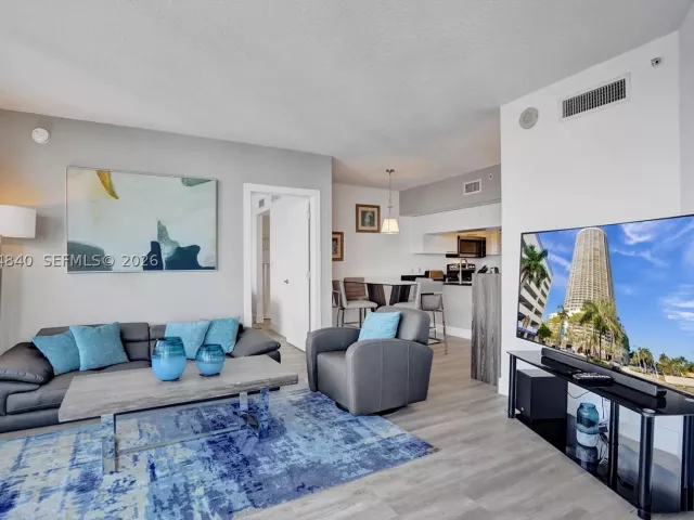 2-bedroom condo for rent in Miami - 1750 N Bayshore Dr 3802 - MondialRealty