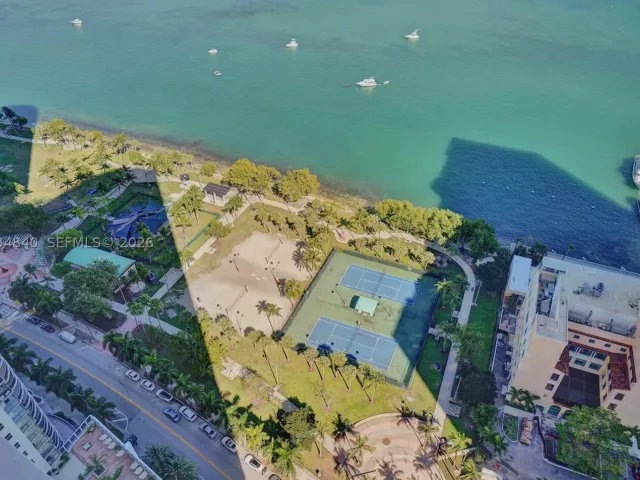 2-bedroom condo for rent in Miami - 1750 N Bayshore Dr 3802 - MondialRealty
