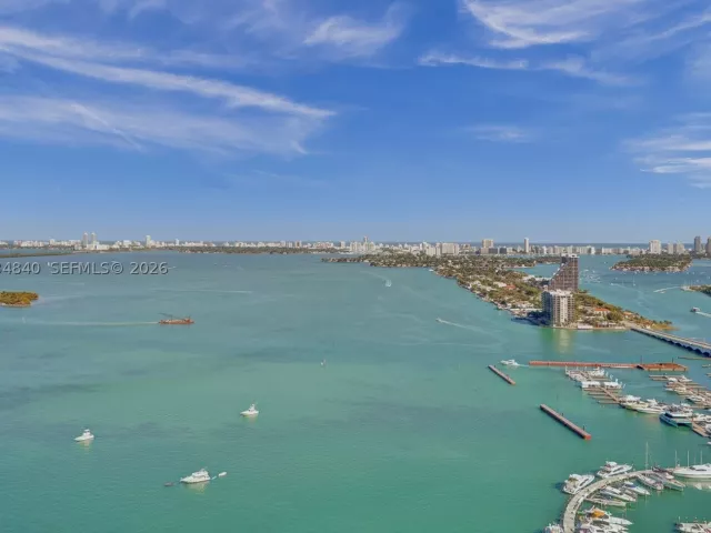 2-bedroom condo for rent in Miami - 1750 N Bayshore Dr 3802 - MondialRealty