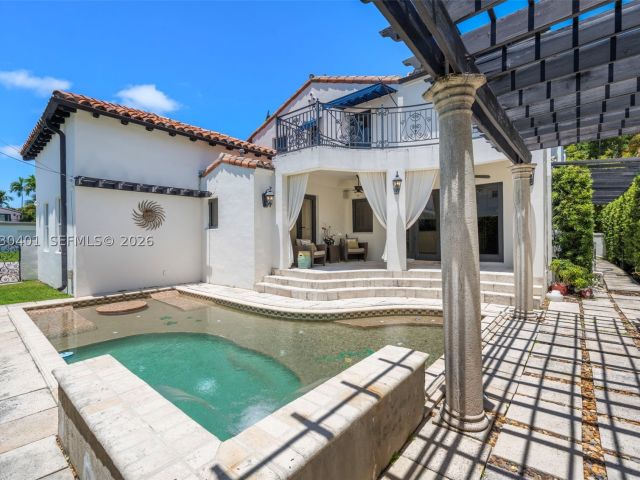 5-bedroom home for sale in Miami Beach - 5860 Pine Tree Dr - MondialRealty