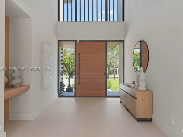 5-bedroom home for sale in Miami - 5854 SW 30th St - MondialRealty