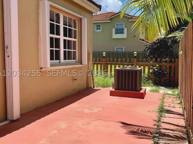3-bedroom home for rent in Miami - 15849 SW 70th Ter 0 - MondialRealty